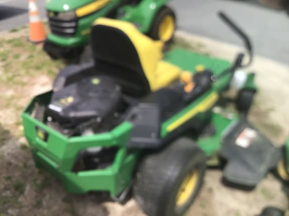 Image of John Deere Z325E equipment image 1