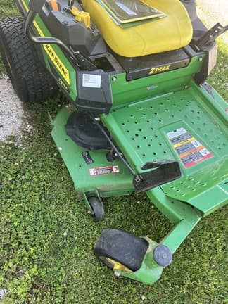 Image of John Deere Z325E equipment image 2