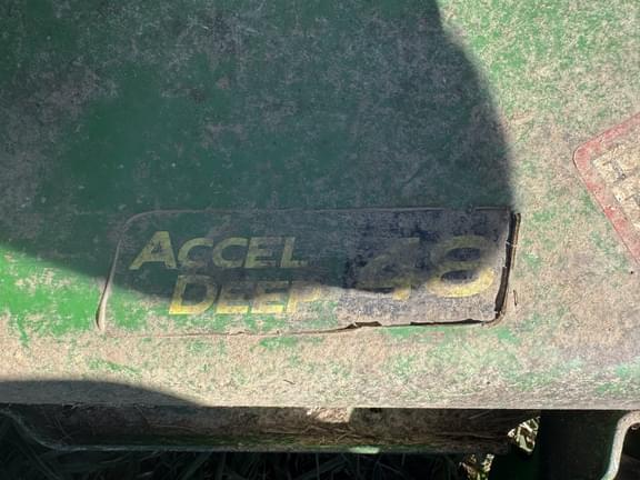 Image of John Deere Z325E equipment image 4