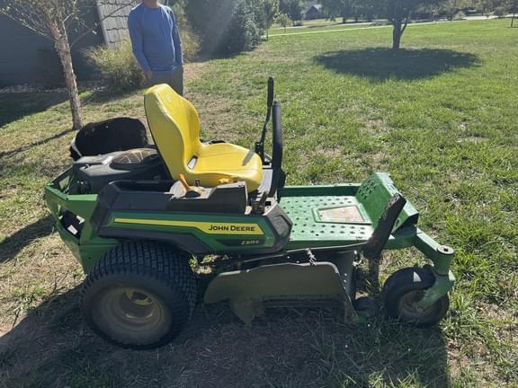 Image of John Deere Z325E equipment image 1