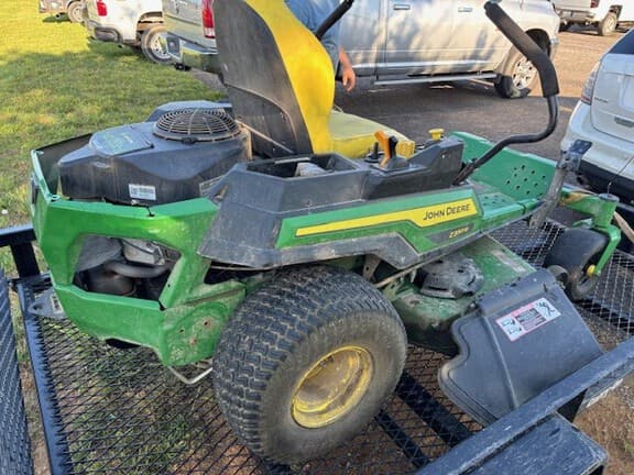 Image of John Deere Z330M equipment image 3