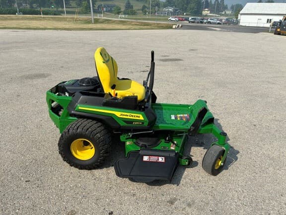 Image of John Deere Z330M equipment image 3