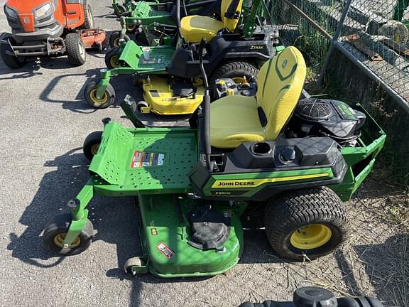 Image of John Deere Z330M equipment image 4