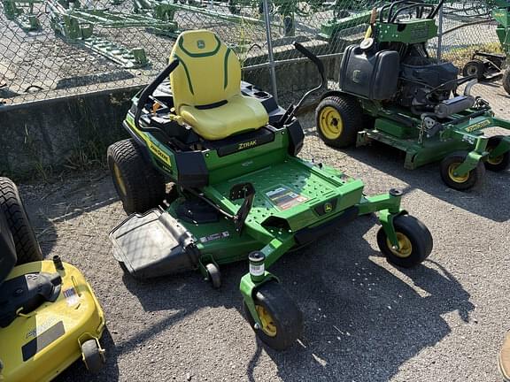 Image of John Deere Z330M equipment image 2