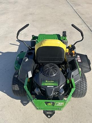 Image of John Deere Z330M equipment image 3