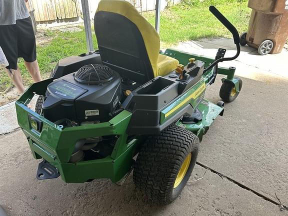 Image of John Deere Z330M equipment image 4