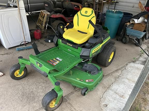 Image of John Deere Z330M equipment image 1