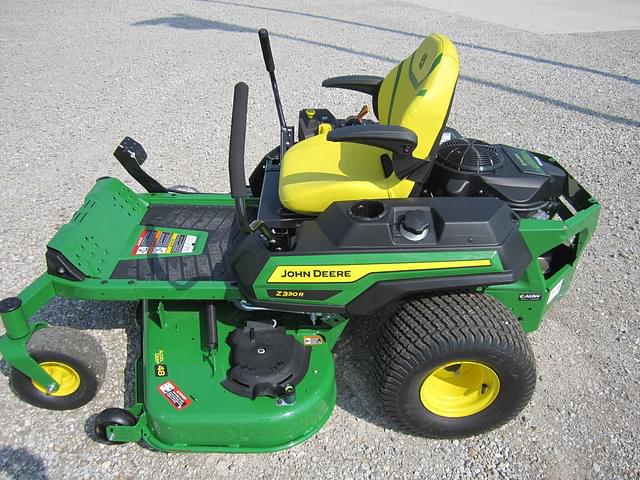 Image of John Deere Z330R equipment image 4