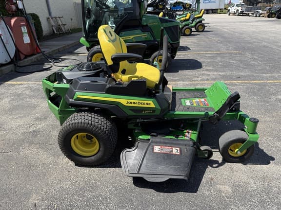 Image of John Deere Z330R equipment image 1