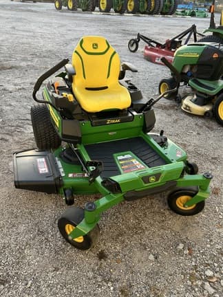 Main image John Deere Z330R