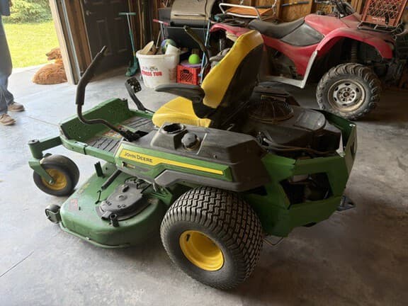 Image of John Deere Z330R equipment image 4