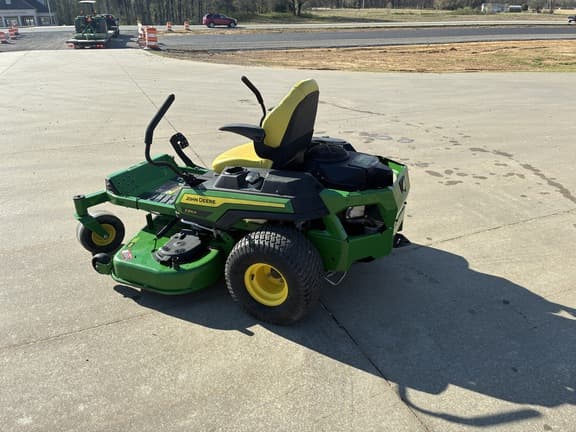 Image of John Deere Z330R equipment image 1