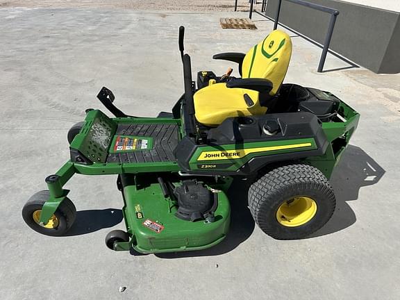 Image of John Deere Z330R equipment image 1