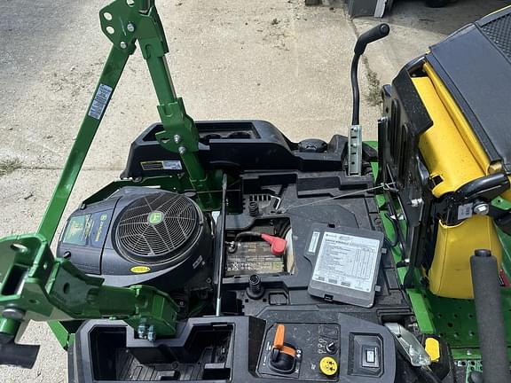 Image of John Deere Z515E equipment image 4