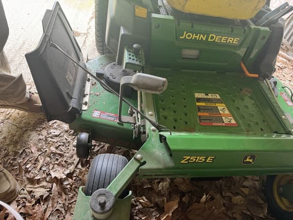 Image of John Deere Z515E equipment image 1