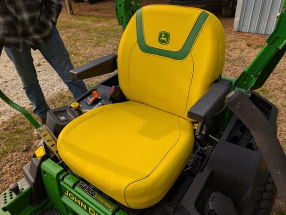 Image of John Deere Z530M equipment image 4