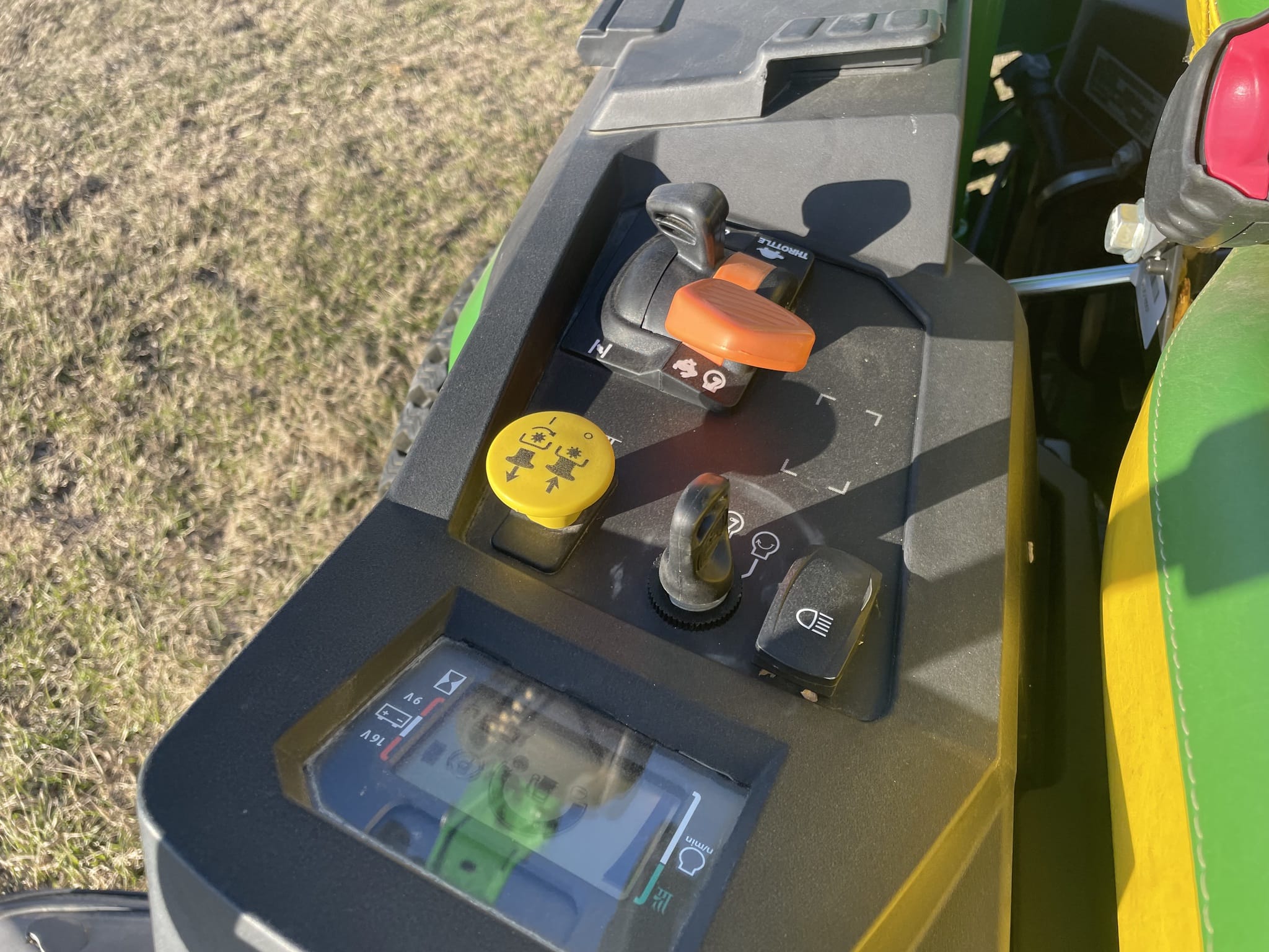 2023 John Deere Z530R Equipment Image0