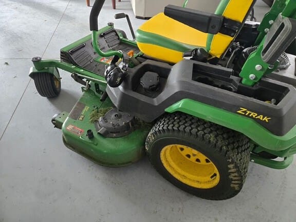 2023 John Deere Z530R Equipment Image0