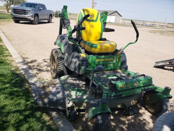 Image of John Deere Z545R equipment image 1