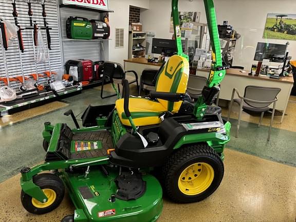 Image of John Deere Z545R equipment image 3