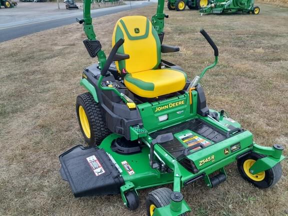Image of John Deere Z545R equipment image 1