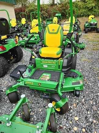 Image of John Deere Z545R equipment image 1