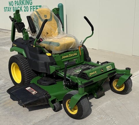 2023 John Deere Z545R Equipment Image0