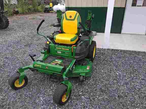2023 John Deere Z545R Equipment Image0