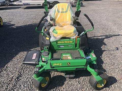 Image of John Deere Z545R equipment image 4