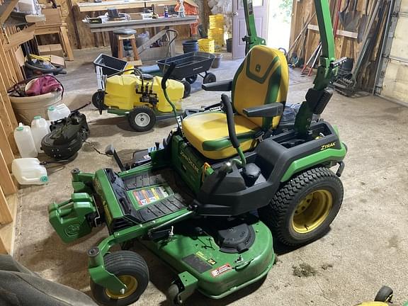 Image of John Deere Z545R equipment image 1