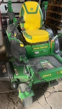 2023 John Deere Z545R Image