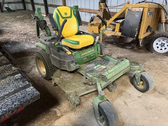 Image of John Deere Z545R equipment image 4