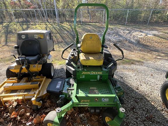 Image of John Deere Z720E Image 1