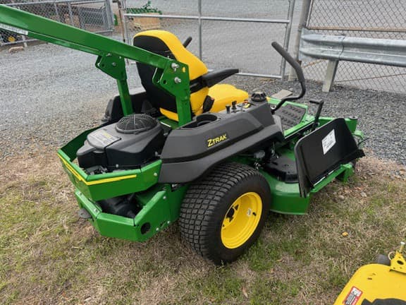 Image of John Deere Z720E equipment image 2