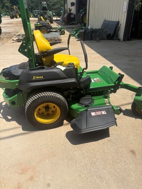 Image of John Deere Z720E Image 1