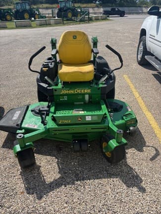 Main image John Deere Z720E