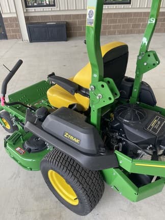 Image of John Deere Z720E equipment image 4