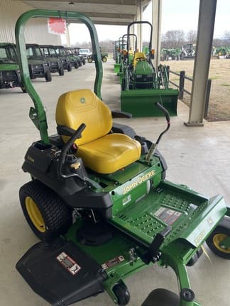Image of John Deere Z720E equipment image 1