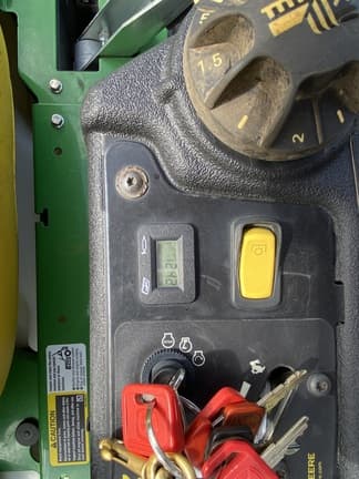 Image of John Deere Z720E equipment image 4