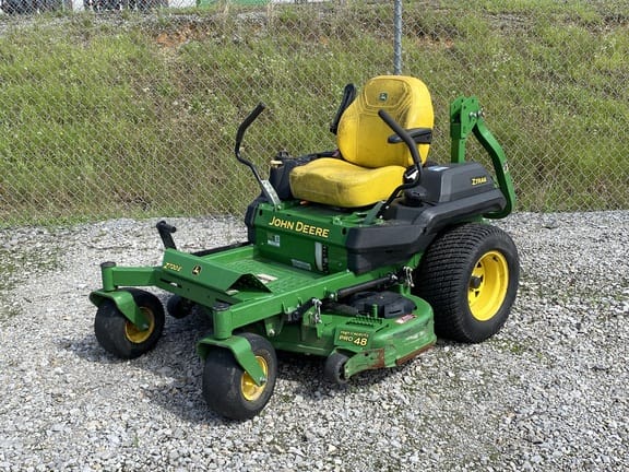 2023 John Deere Z720E Equipment Image0