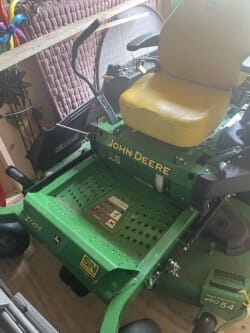 2023 John Deere Z720E Equipment Image0