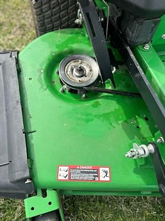 Image of John Deere Z720E equipment image 1