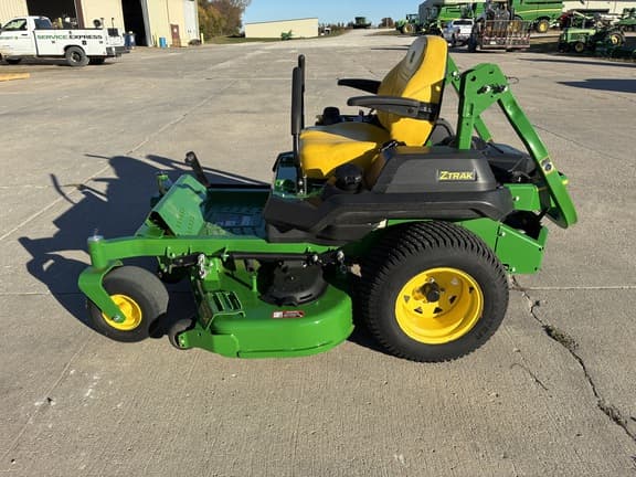 Image of John Deere Z720E equipment image 1