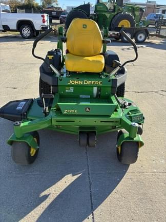Image of John Deere Z720E equipment image 2