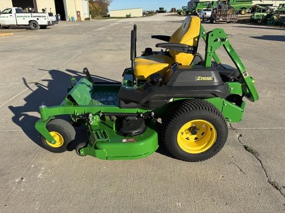 Image of John Deere Z720E equipment image 1