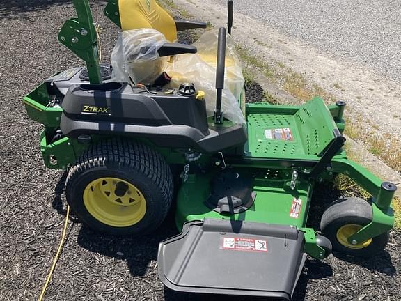 Image of John Deere Z720E equipment image 3
