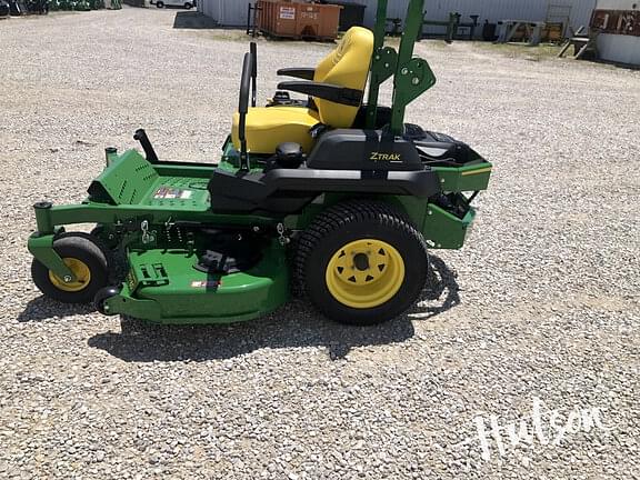 Image of John Deere Z720E equipment image 1