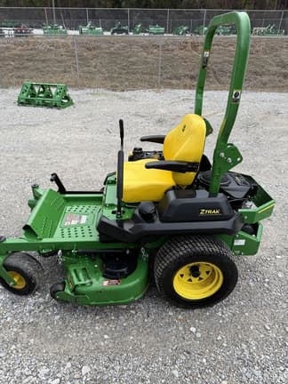 Image of John Deere Z720E equipment image 1