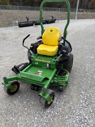 Main image John Deere Z720E