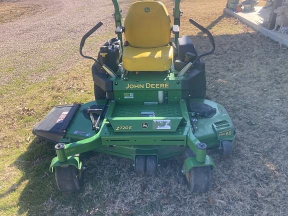 Image of John Deere Z720E Primary image